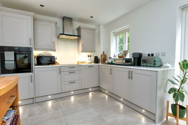 4, Alver Court, Telford photo 3