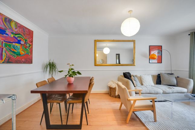 2 Sycamore Court photo 2