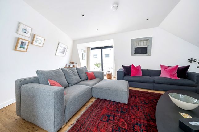 Detached house to rent in Montefiore Road, Hove