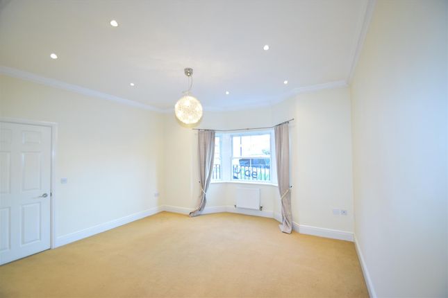 59, Featherstone Grove, Newcastle Upon Tyne photo 4