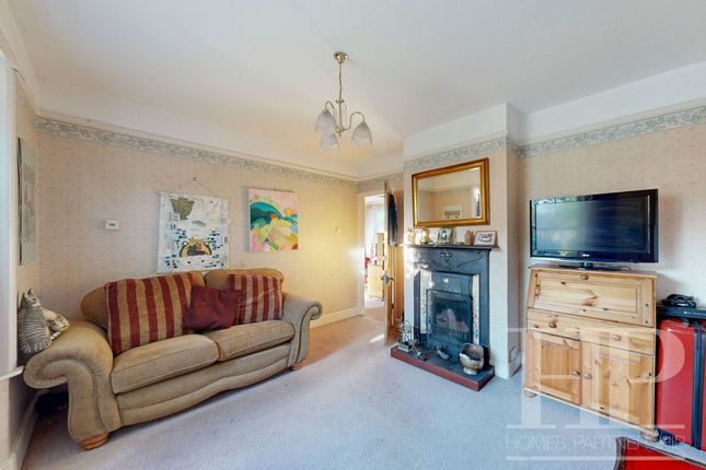 207 Ifield Road, Crawley photo 4