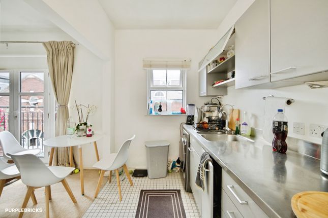 Flat 6/The Formation, 6 Woolwich Manor Way, London photo 2