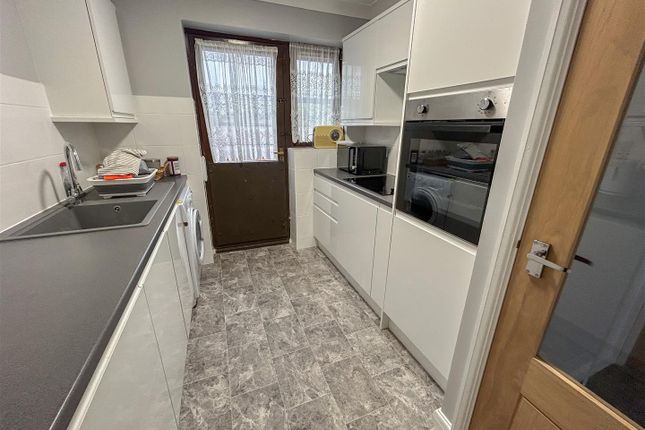 44, Battisford Drive, Clacton-On-Sea photo 3