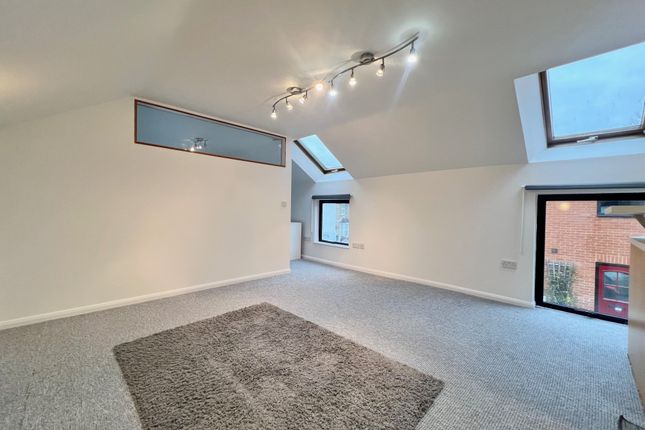 1, Hayloft, South Croydon photo 5
