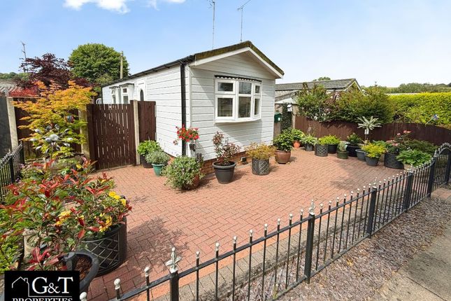 1-bed caravan on 97 Hinksford Mobile Home Park, Kingswinford, £155,000