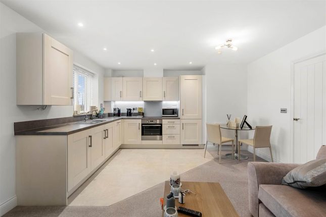 26, Sid Courtney Road, Stratford-Upon-Avon photo 3