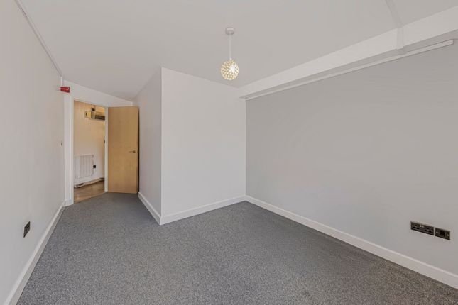 Flat 10, Trinity Court London Road, Newcastle photo 5