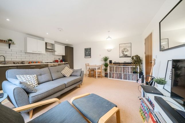 Flat for sale in Whitman Court, Tooting, London