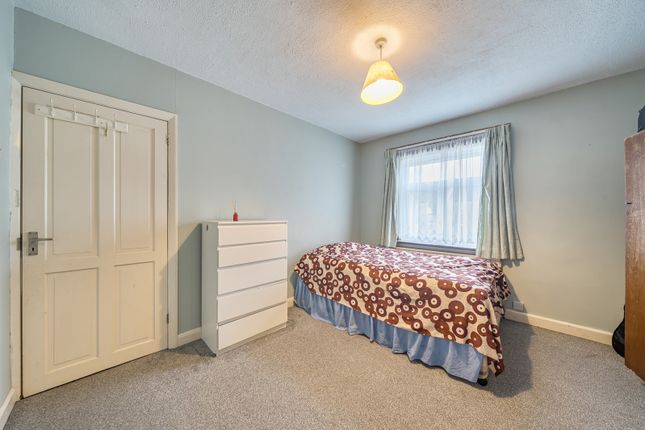 37, Wyvenhoe Road, Harrow photo 4