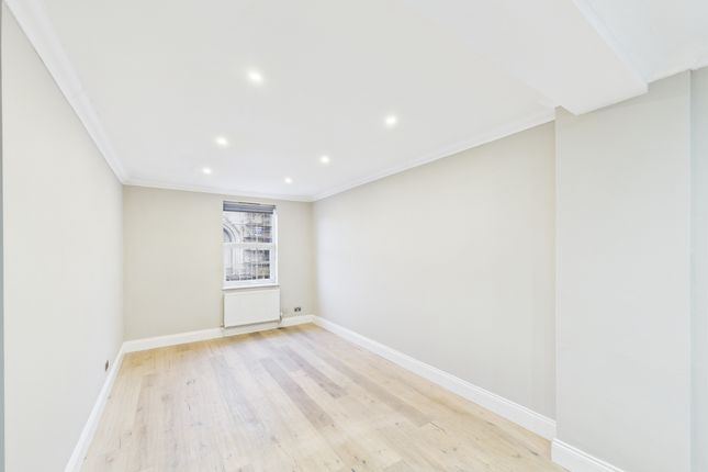 Cam03519G0-Pr0419-Still002