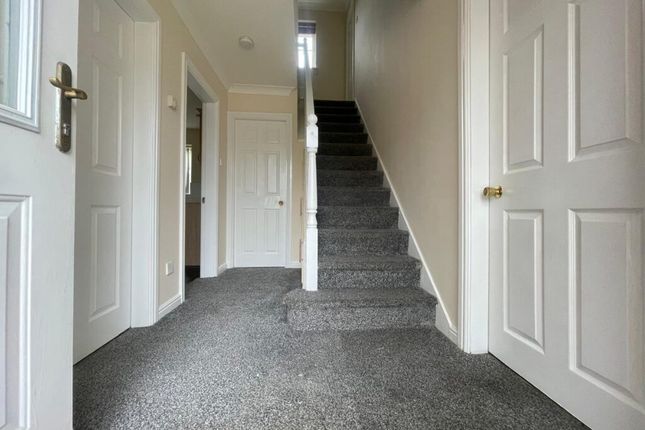 9, Boothroyd Drive, Leeds photo 5