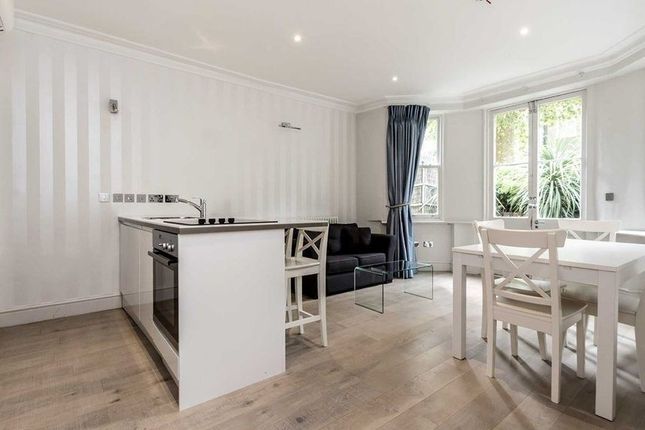 Flat to rent in Holland Road, Kensington Olympia, London