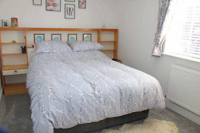11, Elswick Hopper Close, Brigg photo 5