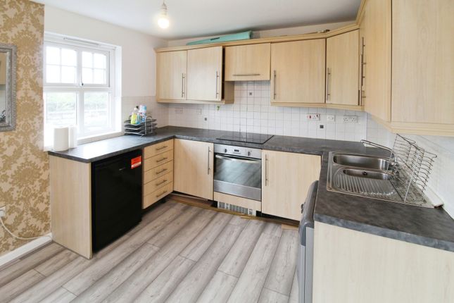 Flat to rent in Longford Road, Stretford, Manchester