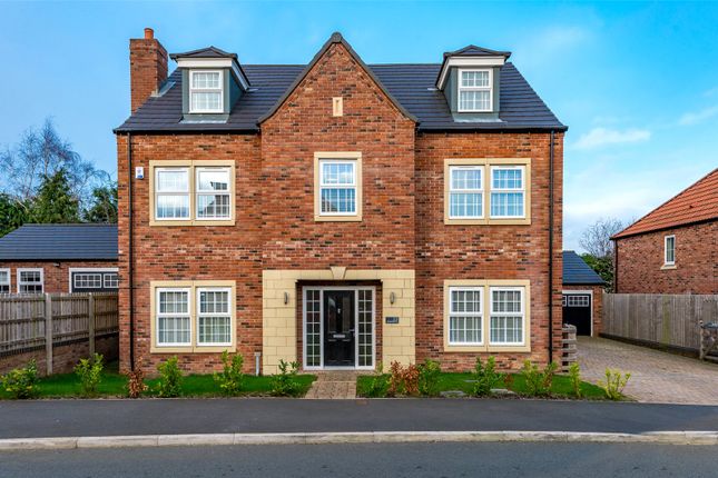 Thumbnail Detached house for sale in Woodlands Grove, Leeds