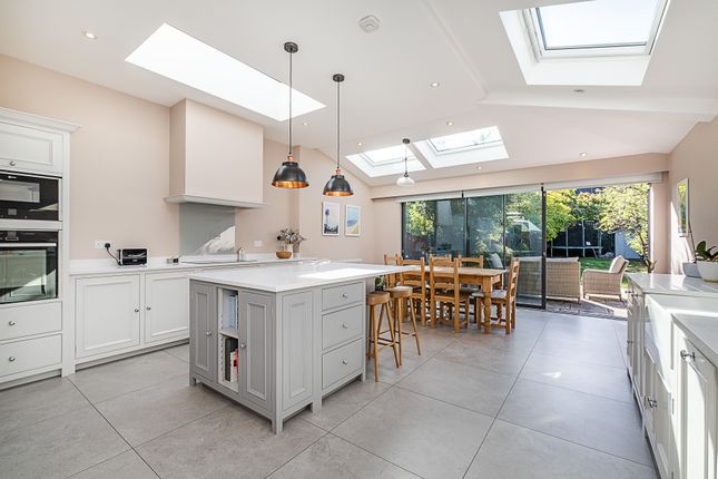 60, Haydon Park Road, London photo 4