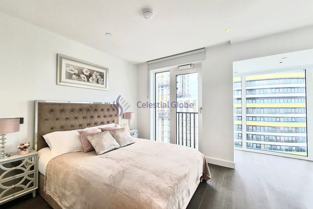 Thumbnail Flat to rent in Fountain Park Way, London