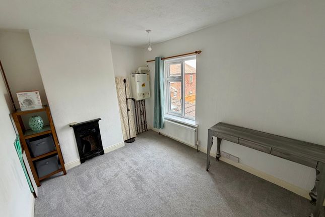 30, Brooks Road, WELLINGBOROUGH photo 4