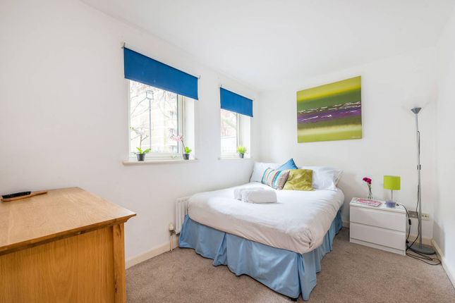 Flat to rent in St Edmunds Terrace, St John's Wood, London