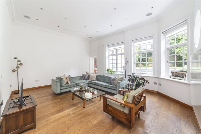 Garden Flat, 14, Bracknell Gardens, London photo 4
