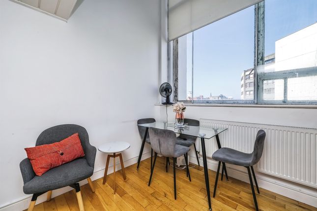 Flat for sale in Lee Street, Leicester