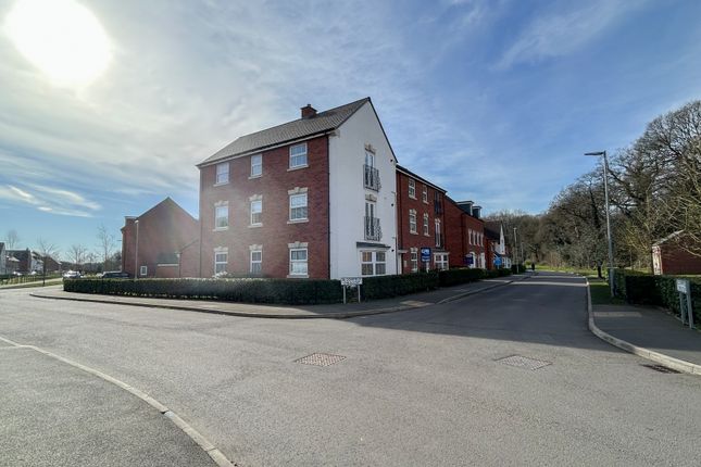 6, Bloomfield Crescent, Telford photo 2
