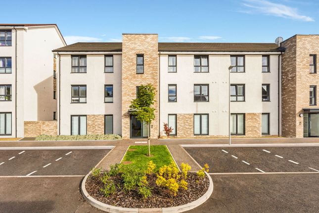 Thumbnail Flat for sale in Kaims Crescent, Kirkton, Livingston