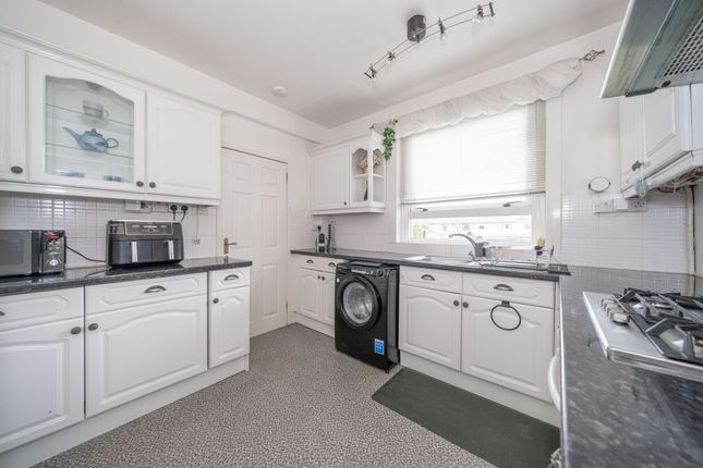 11 Redcroft Terrace, Stoneyburn photo 4