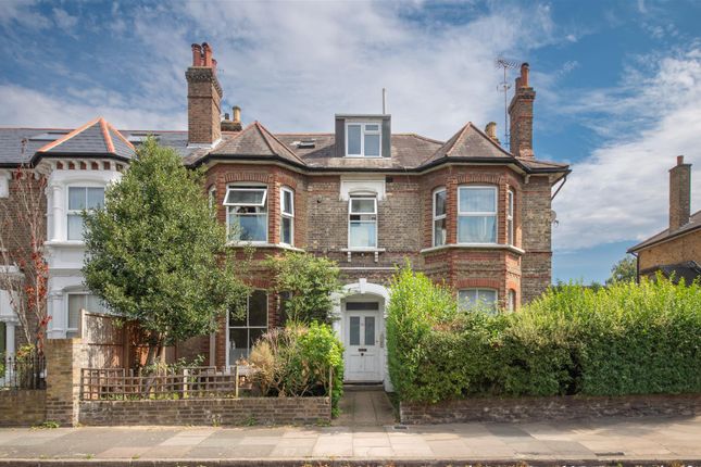 Flat for sale in Sunny Gardens Road, Hendon, London