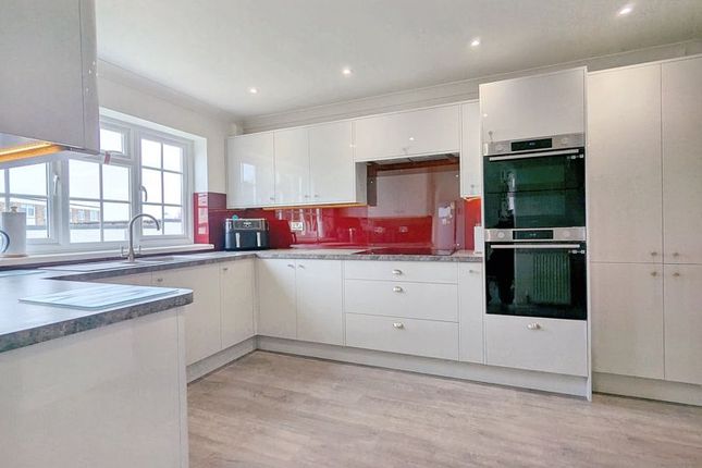 24, Washbourne Close, Brixham photo 4