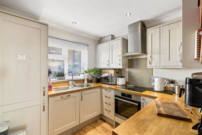 28, Sandwich Road, Dover photo 4