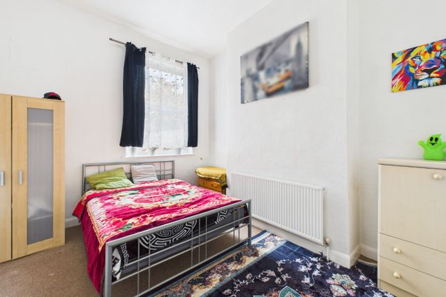 40, Louis Street, Hull photo 4