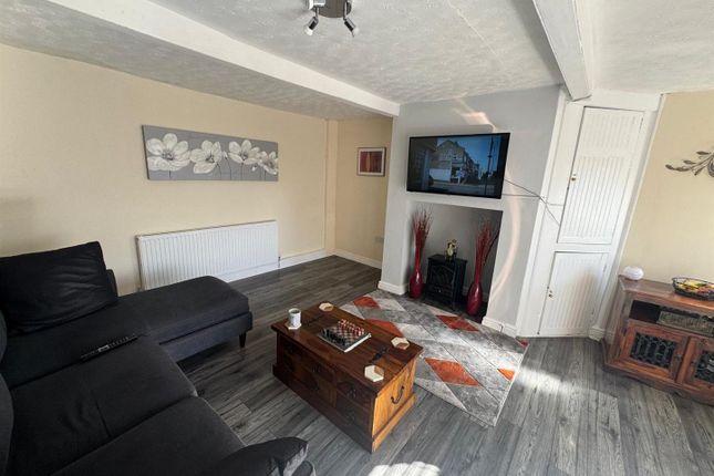 18, Heaton Hill, Bradford photo 2