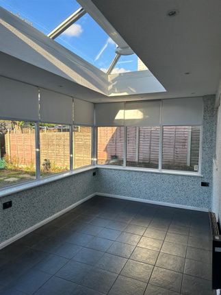 52, Hollemeadow Avenue, Walsall photo 3