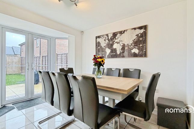23, Cufaude Lane, Hook photo 4