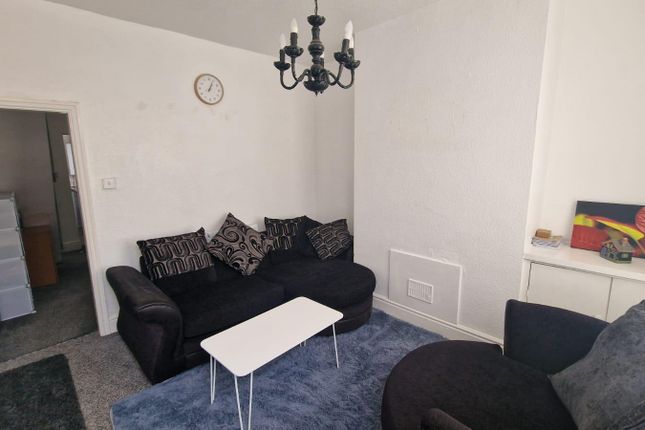 11, Grasmere Street, Manchester photo 2