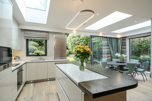 Flat Flat 1, 155 King Henrys Road, Garden Flat, London photo 4