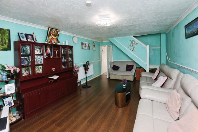 46, St. Anns Crescent, Gosport photo 4
