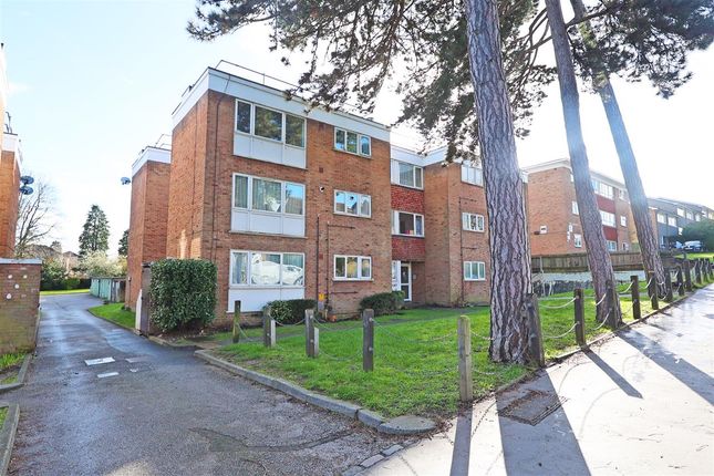 Thumbnail Flat to rent in Fairhaven Court, Warham Road, South Croydon