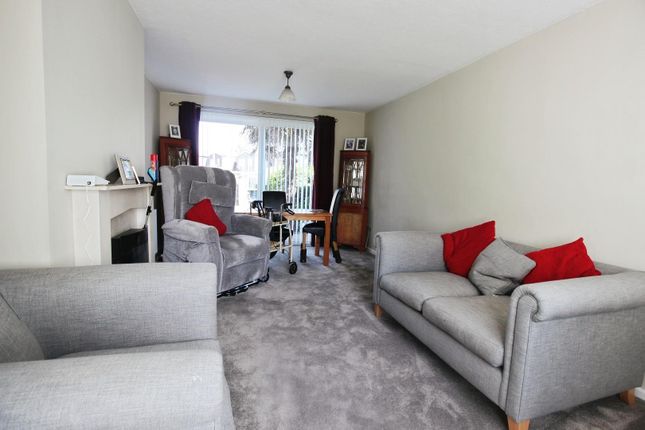 30, Brimpsfield Close, London photo 2