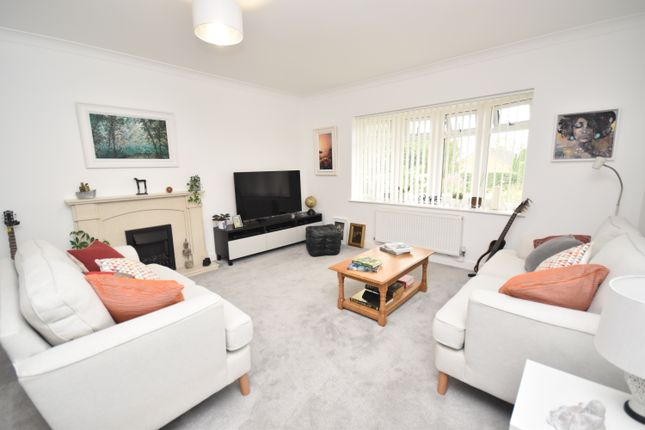 4, Turnpike Rise, Whitchurch photo 2