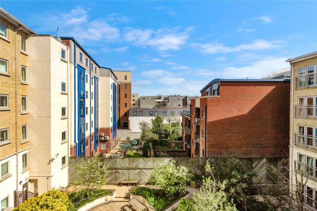 Flat 55,,, Hamilton Court, Montague Street, Bristol photo 4