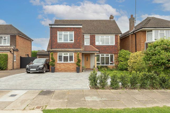 Thumbnail Detached house for sale in Harcourt Road, Tring
