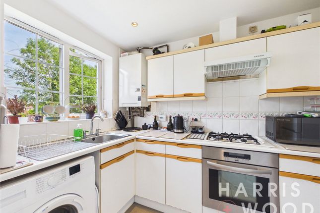 21, Moulsham Chase, Essex photo 4
