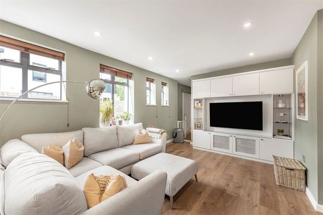 Apartment 3, 16, Elmtree Road, Teddington photo 3