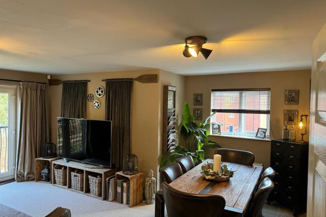 Flat for sale in Millstone Court, Stone