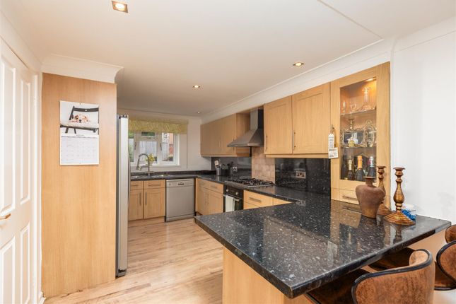 36, Byron Way, Swansea photo 4