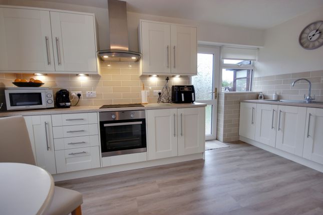 9, Dene Close, Hull photo 3