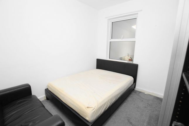 Flat for sale in Stafford Road, London