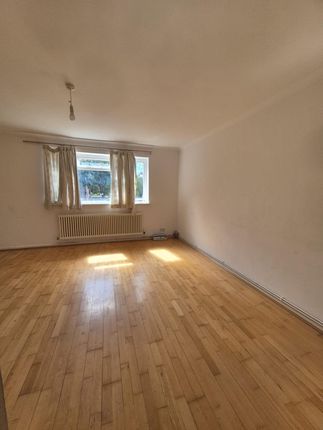 7 Lanfranc Court, Greenford Road, HARROW photo 3